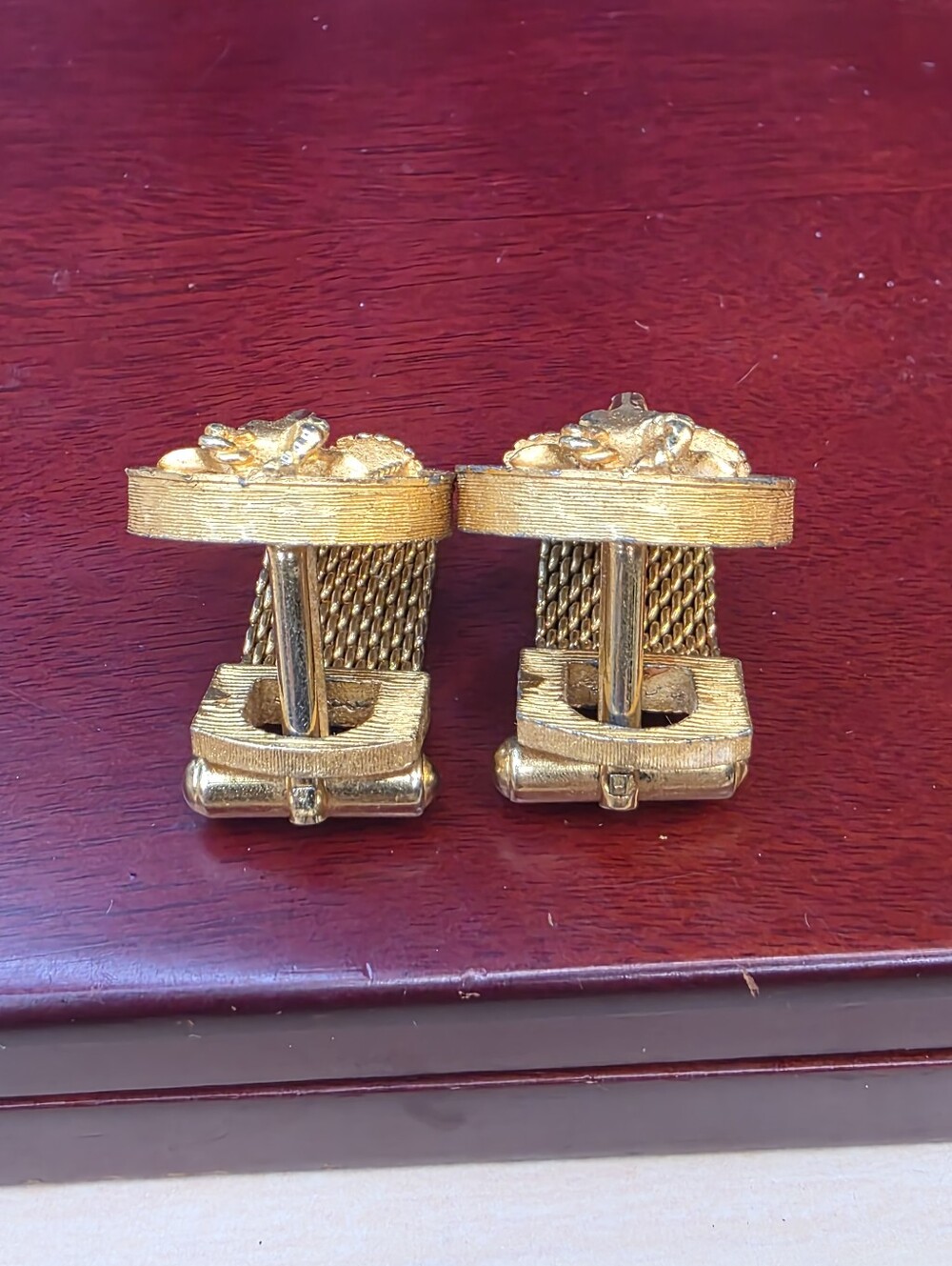 Vintage Gold Tone Mesh Wrap Cufflinks Scales Justice Star - Picture 3 of 9